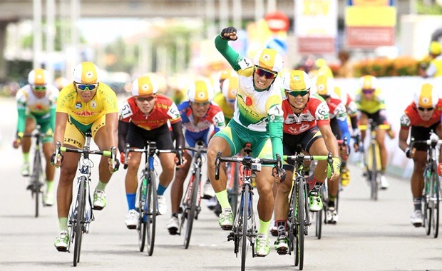 Áo vàng đổi chủ sau chặng 3 