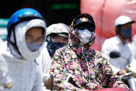 Nắng nóng tiếp tục bao trùm Bắc Bộ và Trung Bộ, nhiều nơi trên 37 độ 