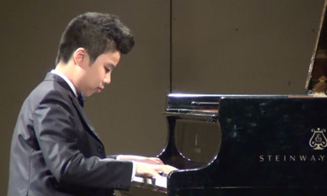 Hành trình trở thành tài năng âm nhạc của một cậu bé tự kỷ 