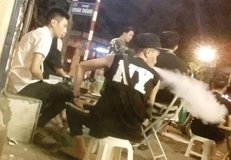 Mối nguy hại từ việc sử dụng thuốc lá điện tử