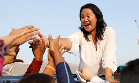 Bầu cử Tổng thống Peru: Bóng cha đè nặng cuộc đời con