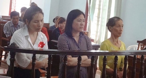 Lừa bán cả người thân, con cháu