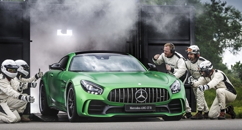 Chiêm ngưỡng "quái vật nhỏ" Mercedes-AMG GT R hoàn toàn mới