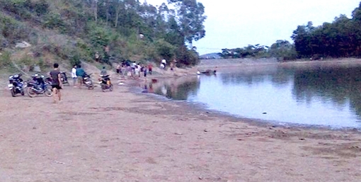 Ba chị em chết đuối nước thương tâm