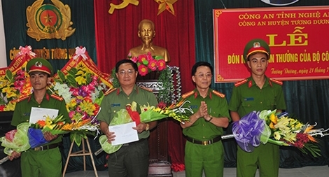 Tổng cục Cảnh sát thăm, tặng quà CBCS sỹ bị thương khi truy bắt tội phạm