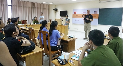 Tuyên truyền bảo vệ động vật hoang dã cho học viên Cảnh sát