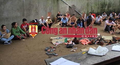 Phá trường gà đường vào “một cửa”, tạm giữ 22 đối tượng