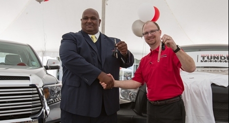 Được tặng xe mới vì… đi nhiều