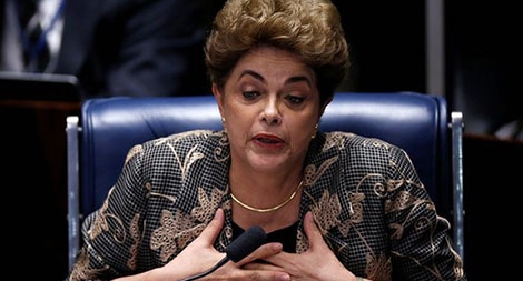 Nữ Tổng thống Brazil bị phế truất: Giậu đổ bìm leo