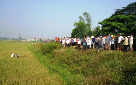 Làm rõ nguyên nhân 2 thanh niên tử vong dưới ruộng