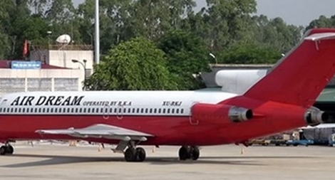Đề xuất bán đấu giá máy bay bị bỏ lại gần 10 năm tại sân bay Nội Bài