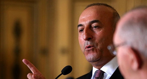 Quan chức công cán nước ngoài tìm cách “thoát xác”