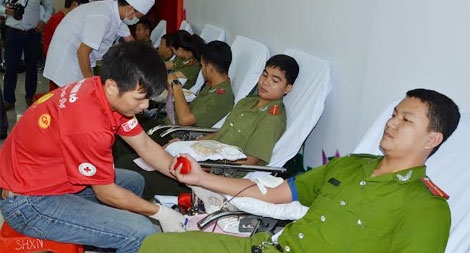 Đoàn Thanh niên Tổng cục V tham gia hiến máu