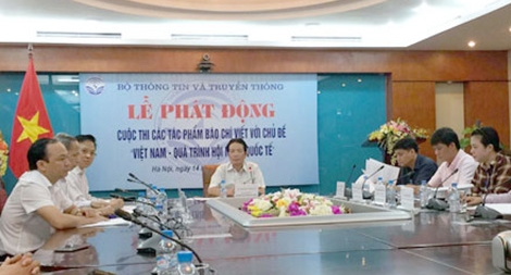 Thi viết “Việt Nam – Quá trình hội nhập quốc tế”