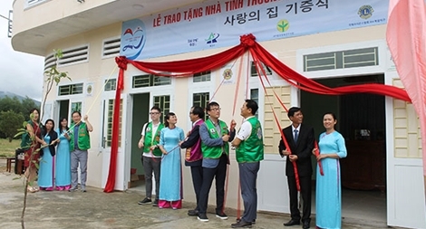 Người dân Hàn Quốc góp tiền xây nhà tình thương tặng dân nghèo Bình Định