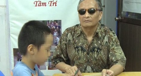 “Ông tiên” và lớp học đặc biệt cho trẻ tự kỷ