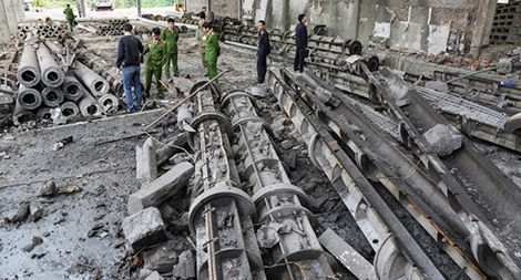 Hiện trường tan hoang sau vụ nổ lò hơi làm 8 người thương vong