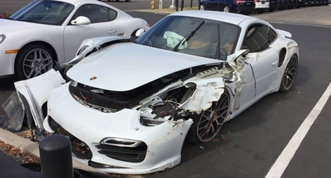 Xót xa Porsche 911 Turbo hỏng nặng vì tắt hệ thống cân bằng điện tử
