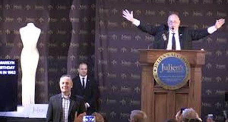 Phục sức đắt kỷ lục trong lịch sử bán đấu giá