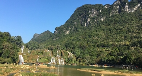 Làm gì để tiềm năng du lịch vùng Đông Bắc biến thành... tiền?