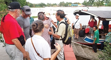 Cựu “Việt Cộng” Tám Tiền đi Mỹ