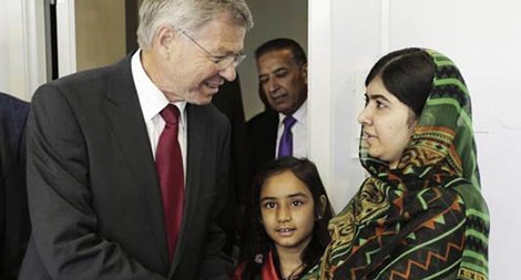 Cựu Thủ tướng Na Uy bị làm khó vì chính sách của ông Trump