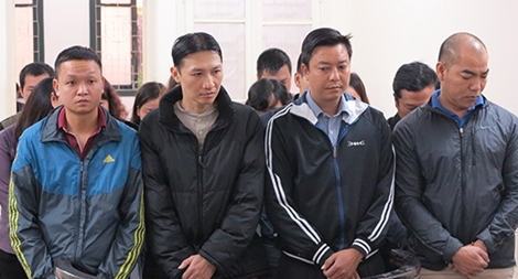 Vụ "móc túi" tại cây xăng Trần Khắc Chân 16 bị cáo lĩnh án