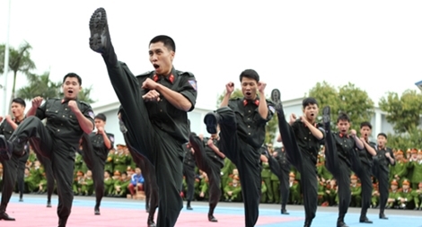 “Xây dựng phong cách người CAND bản lĩnh, nhân văn, vì nhân dân phục vụ”