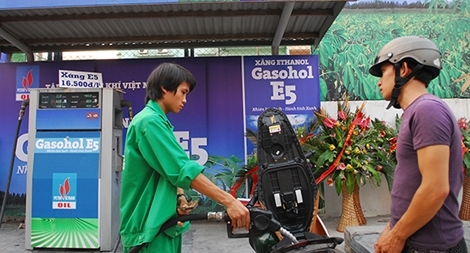 Ưu đãi rất nhiều, xăng sinh học vẫn bị “ghẻ lạnh”