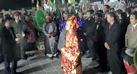 Trên một vạn du khách về dự lễ hội đảo Dấu - Đồ Sơn