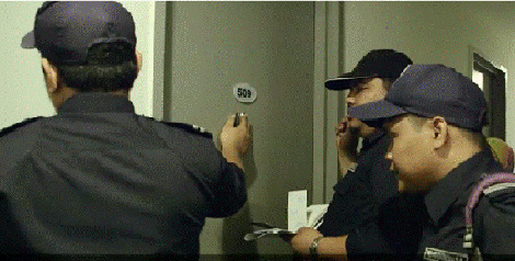 Quyền thế như lực lượng “cảnh sát đạo đức”