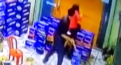 Điều tra vụ chồng ghen tuông, dùng điếu cày đánh vợ phải nhập viện