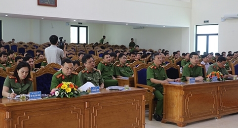 Cụm Thi đua số 12 ký kết giao ước thi đua “Vì ANTQ” năm 2017