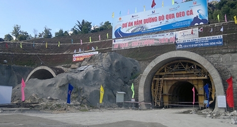 Phát động thi đua “100 ngày đêm vượt khó về đích” ở hầm đường bộ Đèo Cả