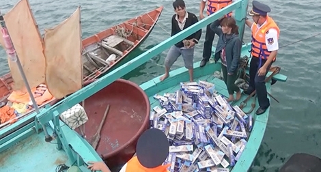 Bám biển để… bắt buôn lậu