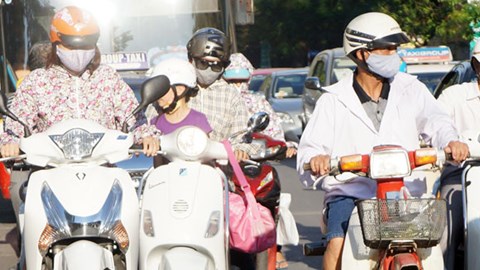 Nắng nóng bao trùm khắp cả nước, có nơi 39 độ C