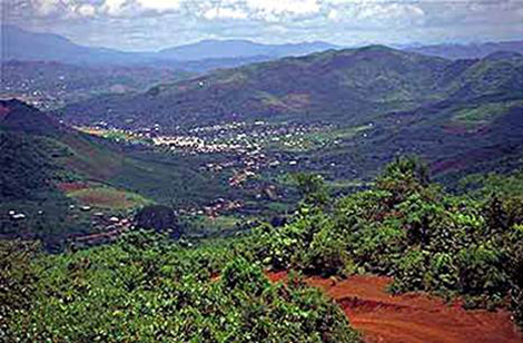 Đường đến mỏ ngọc bích Hpakant ở Myanmar