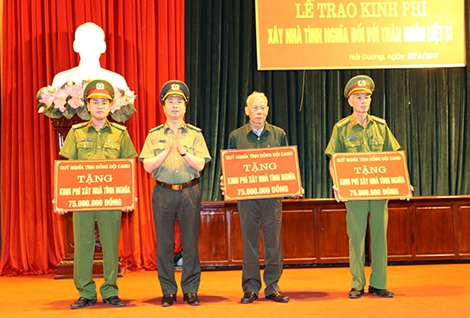 Công an tỉnh Hải Dương tri ân các gia đình liệt sĩ