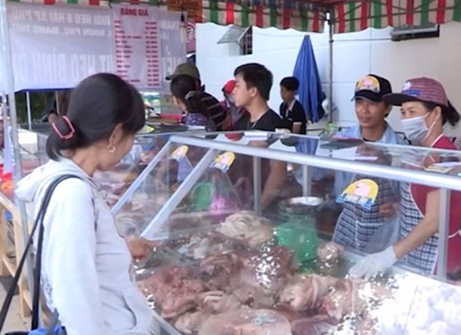 Chung tay “giải cứu” thịt heo