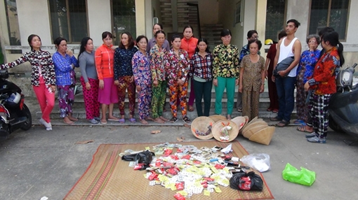 Bắt quả tang ổ đánh bạc ăn tiền của các “quý bà”