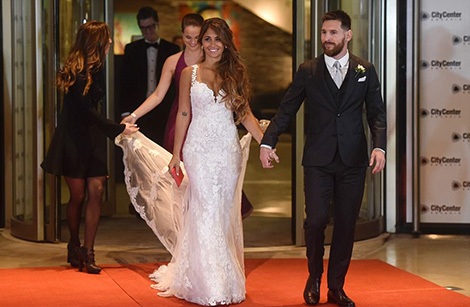 Sao sân cỏ đua nhau lên xe hoa