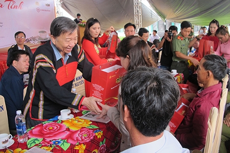 Bộ trưởng Tô Lâm dự chương trình “Trao gửi nghĩa tình” tại Gia Lai