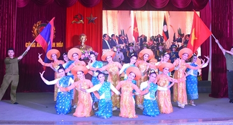 Giao lưu nghệ thuật kỷ niệm “Năm đoàn kết hữu nghị Việt Nam - Lào 2017"