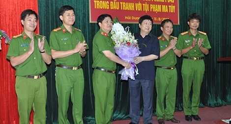 Trao thưởng vụ triệt xóa chuyên án thu giữ 5 bánh heroin