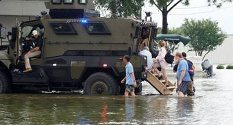 Bang tây nam nước Mỹ bị tàn phá nặng nề vì siêu bão Harvey