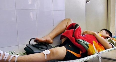 Ẩu đả trong một vụ đòi nợ, 4 người trong gia đình nhập viện