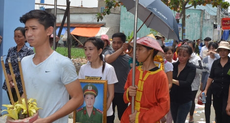 Và anh đã hóa thành ngọn lửa…