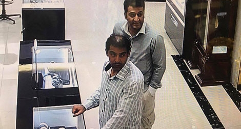 Màn ảo thuật của nhóm người Iran trộm đồng hồ vàng nguyên khối