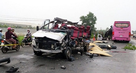 Siết chặt quản lý xe khách để hạn chế tai nạn