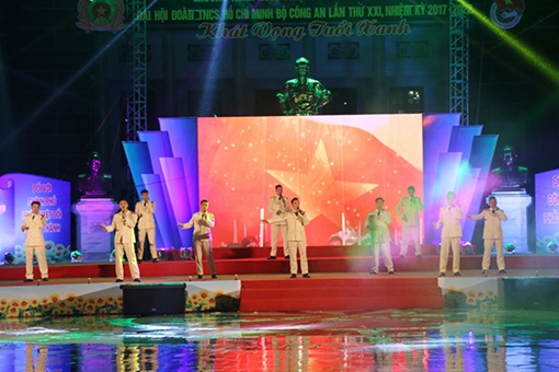 Giao lưu nghệ thuật "Khát vọng tuổi xanh"